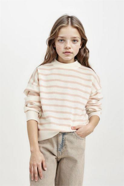 Girl Regular Fit Crew Neck Pullover