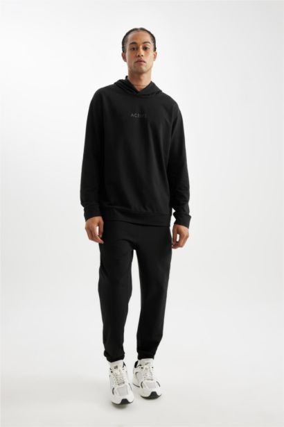 Standard Fit Sweatshirt