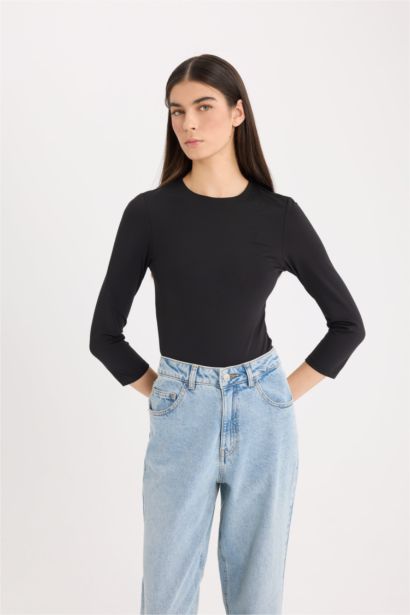 تيشيرت سادة ردن طويل قصة عادية بياخة مستديرة