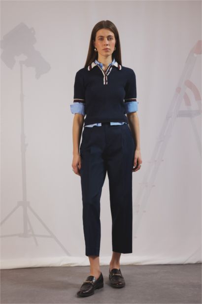 بنطرون قصير برجل ضيق وخصر عالي