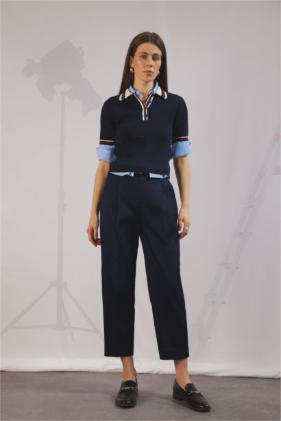 بنطرون قصير برجل ضيق وخصر عالي