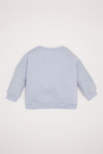 سويت شيرت بطبعة قصة عادية برقبة مستديرة للبيبي بنت