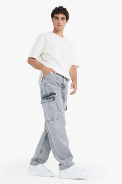 بنطلون جينز كارجو قصة مريحة برجل واسع وجيب