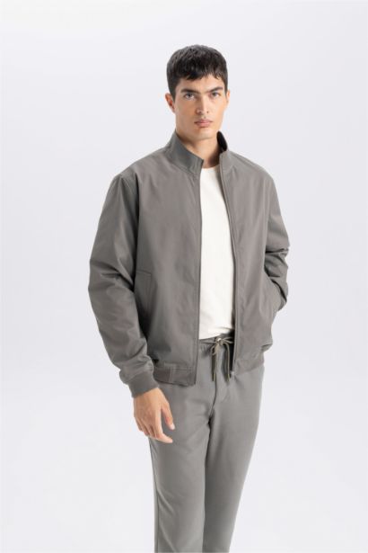 Slim Fit Dar Kesim Dik Yaka Astarlı Fermuarlı Cepli Mevsimlik Baharlık Mont