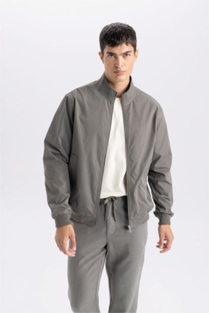 Slim Fit Dar Kesim Dik Yaka Astarlı Fermuarlı Cepli Mevsimlik Baharlık Mont