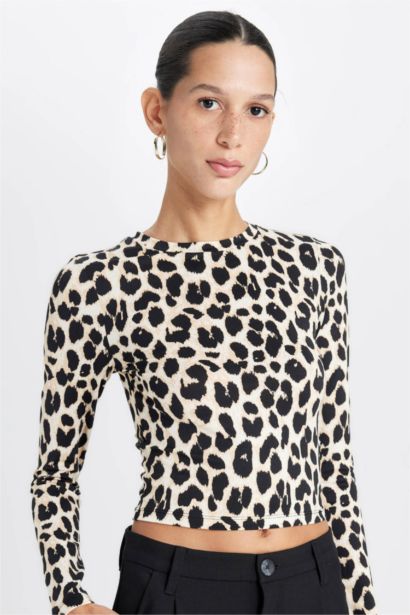 تيشيرت كم طويل كريب جلد النمر سليم فيت برقبة مستديرة