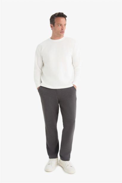 Regular Fit Regular Hem With Pockets Trousers