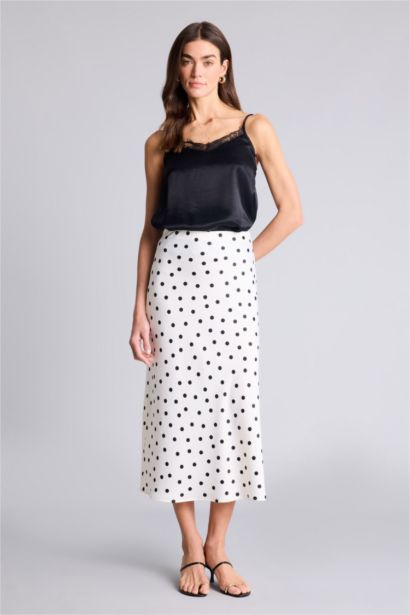 تنورة طويلة ستان بقصة A بخصر عادي