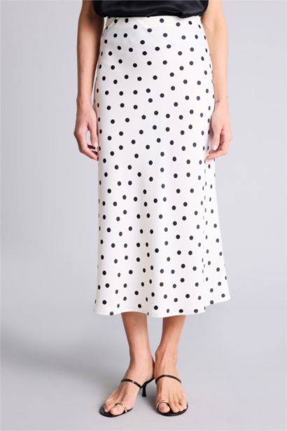 تنورة طويلة ستان بقصة A بخصر عادي