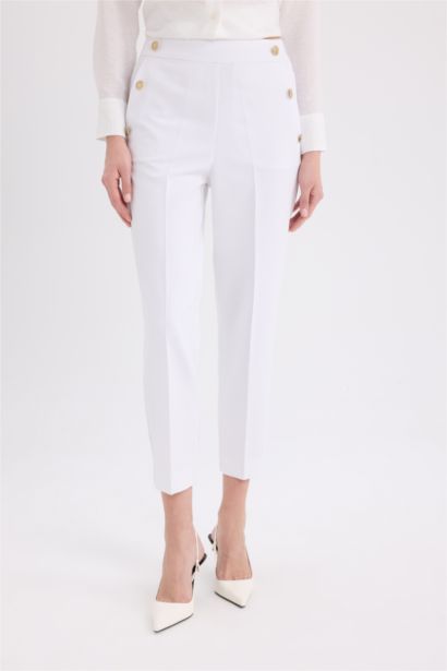 Прямые брюки с двумя карманами и высокой талией