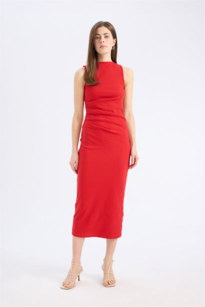 فستان ميدي مضلع بديكون بياقة مدورة بدون كم