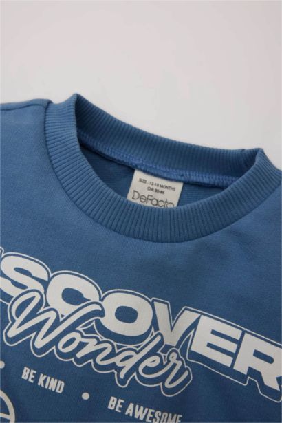 سيت ولادي سويت شيرت وبنطلون بجامة بطبعة شعار- قطعتين