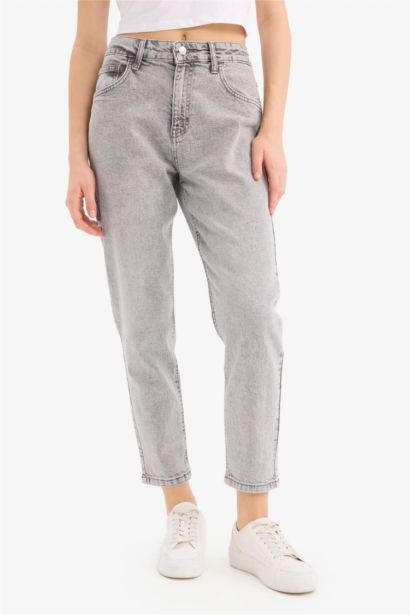 بنطلون جينز لينا كومفرت فيت برجل عادية بخصر عادي