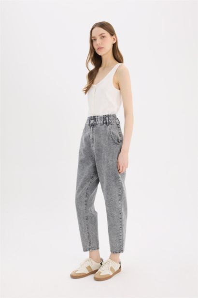 Paperbag High Waist Straight Leg Jeans