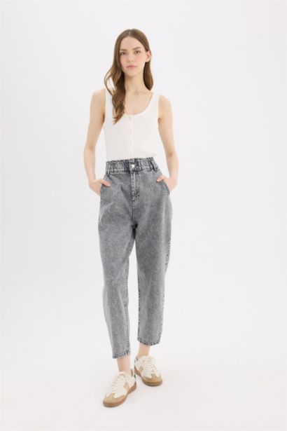 Paperbag High Waist Straight Leg Jeans