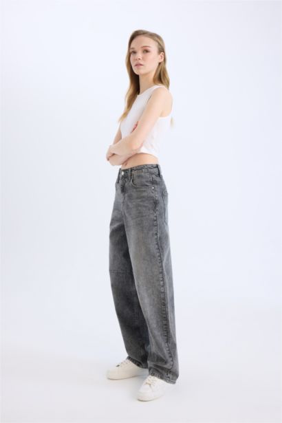 Baggy Fit High Waist Straight Leg Washed Jeans