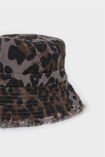 شفقة كاب حريمي تايجر منسوج