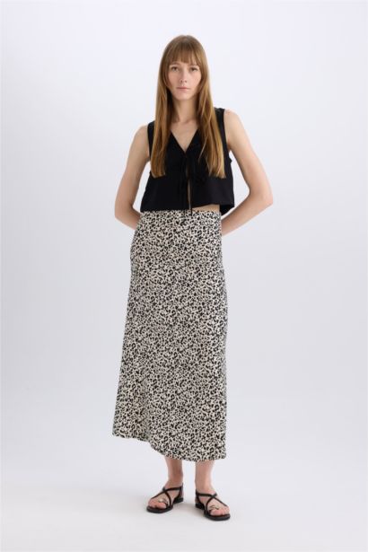 тұтас басып шығарылған a сызығы максималды ұзындық Тоқылған юбка