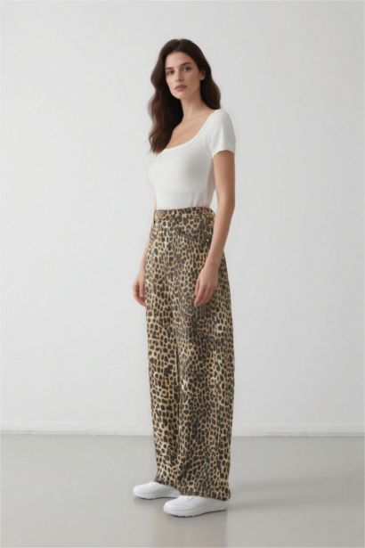 Baggy Fit High Waist Standard Gabardine Leopard Trousers