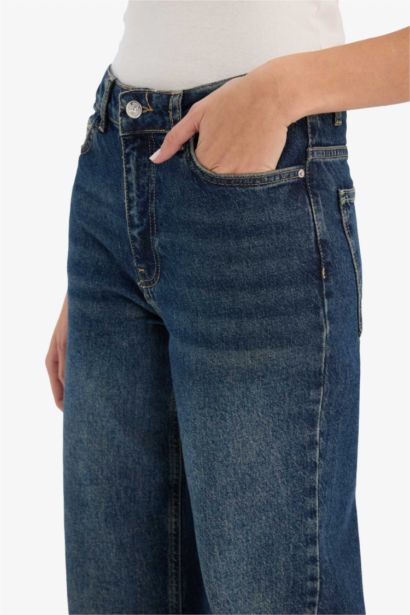 Comfort Straight High Waist Ankle Length Jeans
