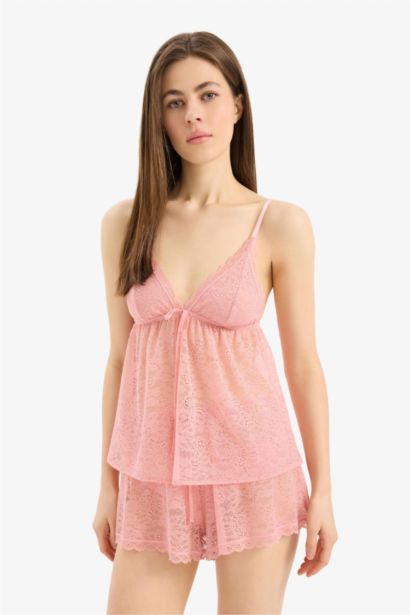 ديباردور من الدانتيل قصة عادية من Fall in Love