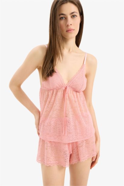 ديباردور من الدانتيل قصة عادية من Fall in Love