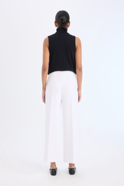 بنطلون كولوت فيت برجل عادي وخصر عالي