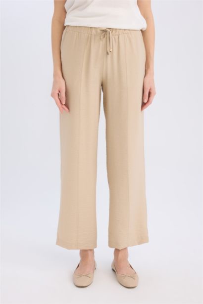 Wide Straight Pocket Detailed Straight Leg Trousers