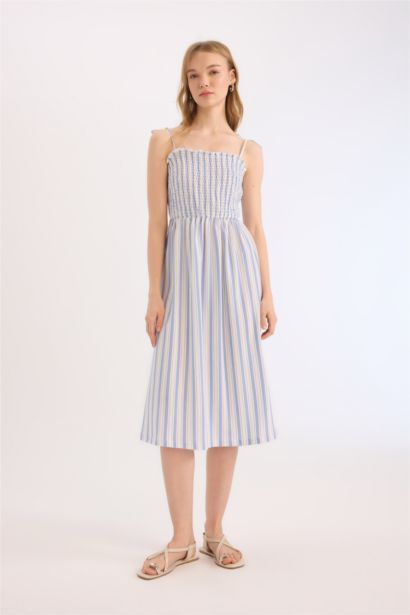 Robe mi-longue rayée à bretelles