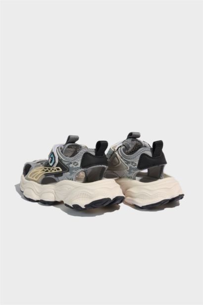 صندل ولادي بكعب مسطح