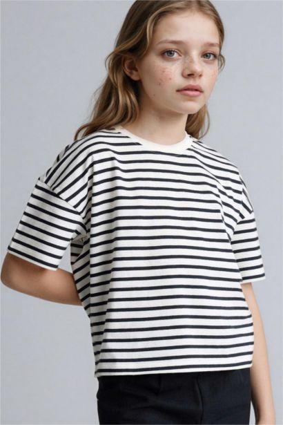 تيشيرت مخطط بناتي نص كم قصة مريحة برقبة مستديرة