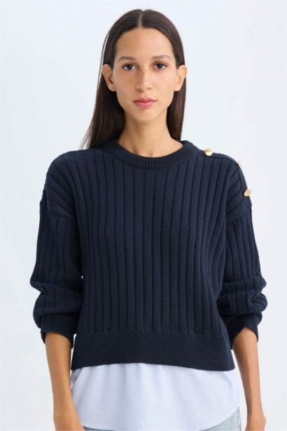 Relax Fit Crew Neck Hem Detailed Knitted Pullover
