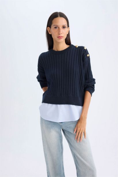 Relax Fit Crew Neck Hem Detailed Knitted Pullover