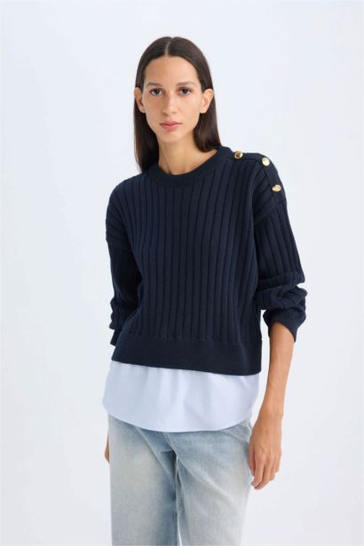 Relax Fit Crew Neck Hem Detailed Knitted Pullover
