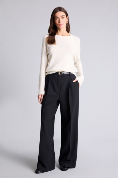 Regular Fit Crew Neck Basic Soft Touch Knit Pullover