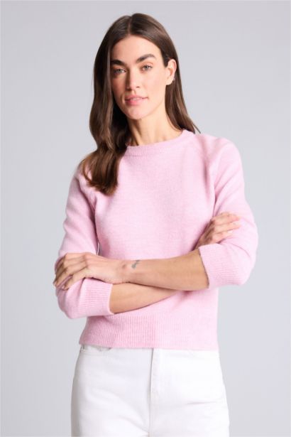 بلوفر تريكو بيزك قصة عادية برقبة مستديرة ملمس ناعم