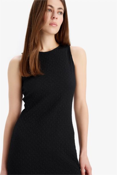 فستان ميدي كت بوديكون بياخة مدورة سليم فيت