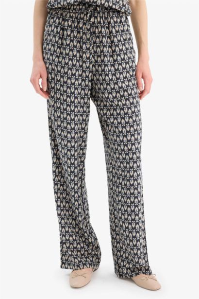 بنطلون قصة عادية ورجل عادية