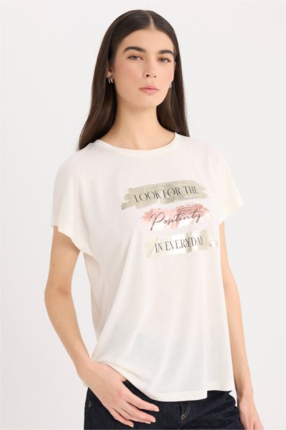 تيشيرت نص ردن مطبوع بياخة مستديرة