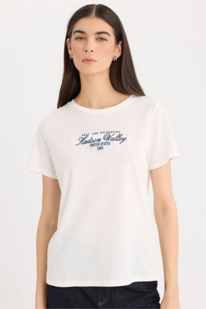 تيشيرت نص ردن بطبعة شعار قصة عادية بياخة مستديرة