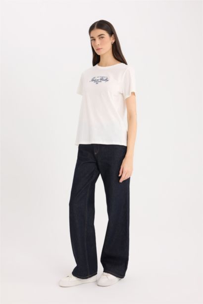 تيشيرت نص ردن بطبعة شعار قصة عادية بياخة مستديرة