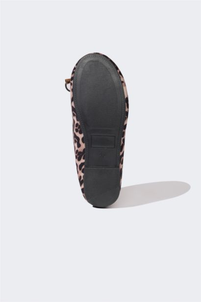 حذاء بنات بكعب مسطح