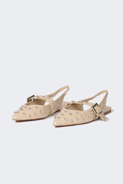 حذاء فلات بكعب مسطح