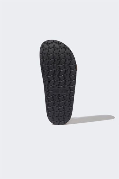 Woman Flat Sole Faux Leather Slippers