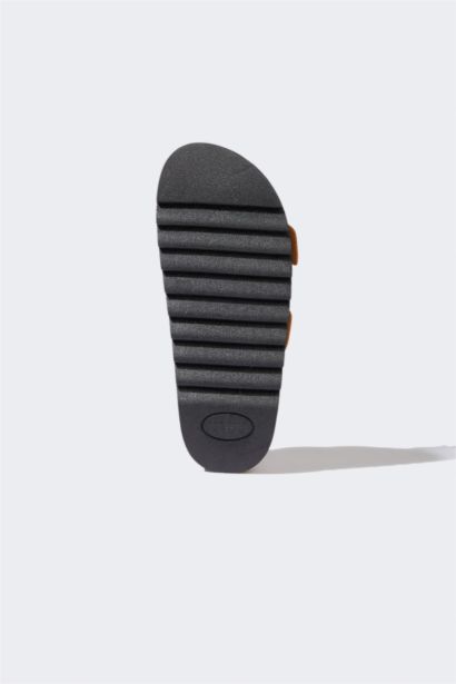 Woman Flat Sole Faux Leather Slippers