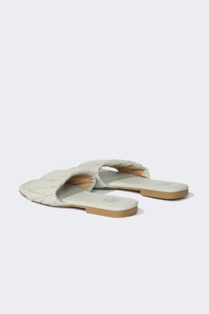 Woman Flat Sole Faux Leather Slippers