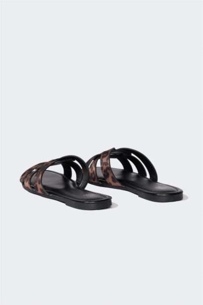 Woman Flat Sole Faux Leather Slippers