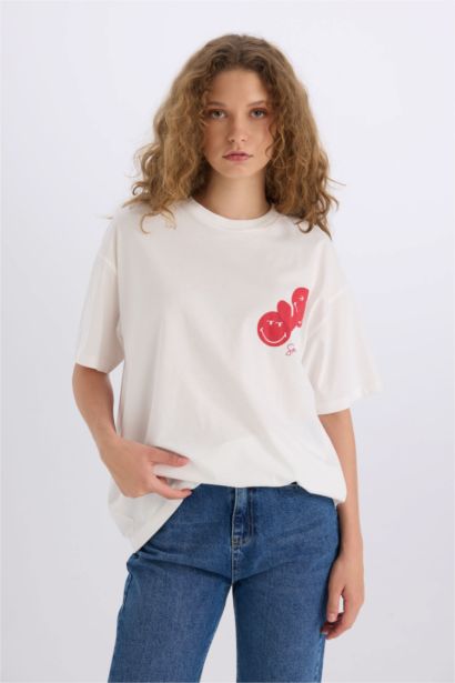 تيشيرت نص كم اوفر سايز مطبوع برقبة مستديرة من سمايلي