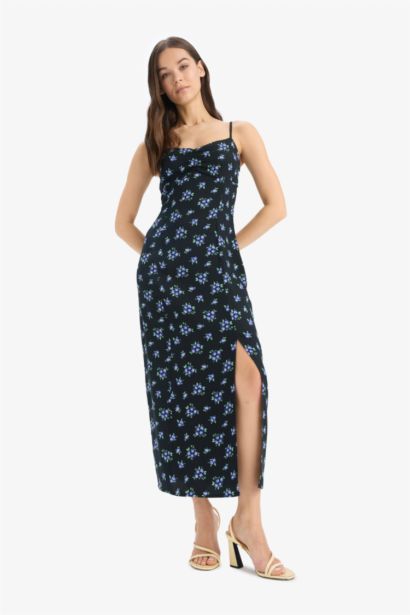 Robe fleurie mi-longue moulante avec bretelles