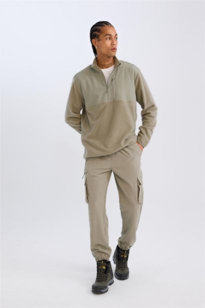 Standard Fit fleece Sweatshirt